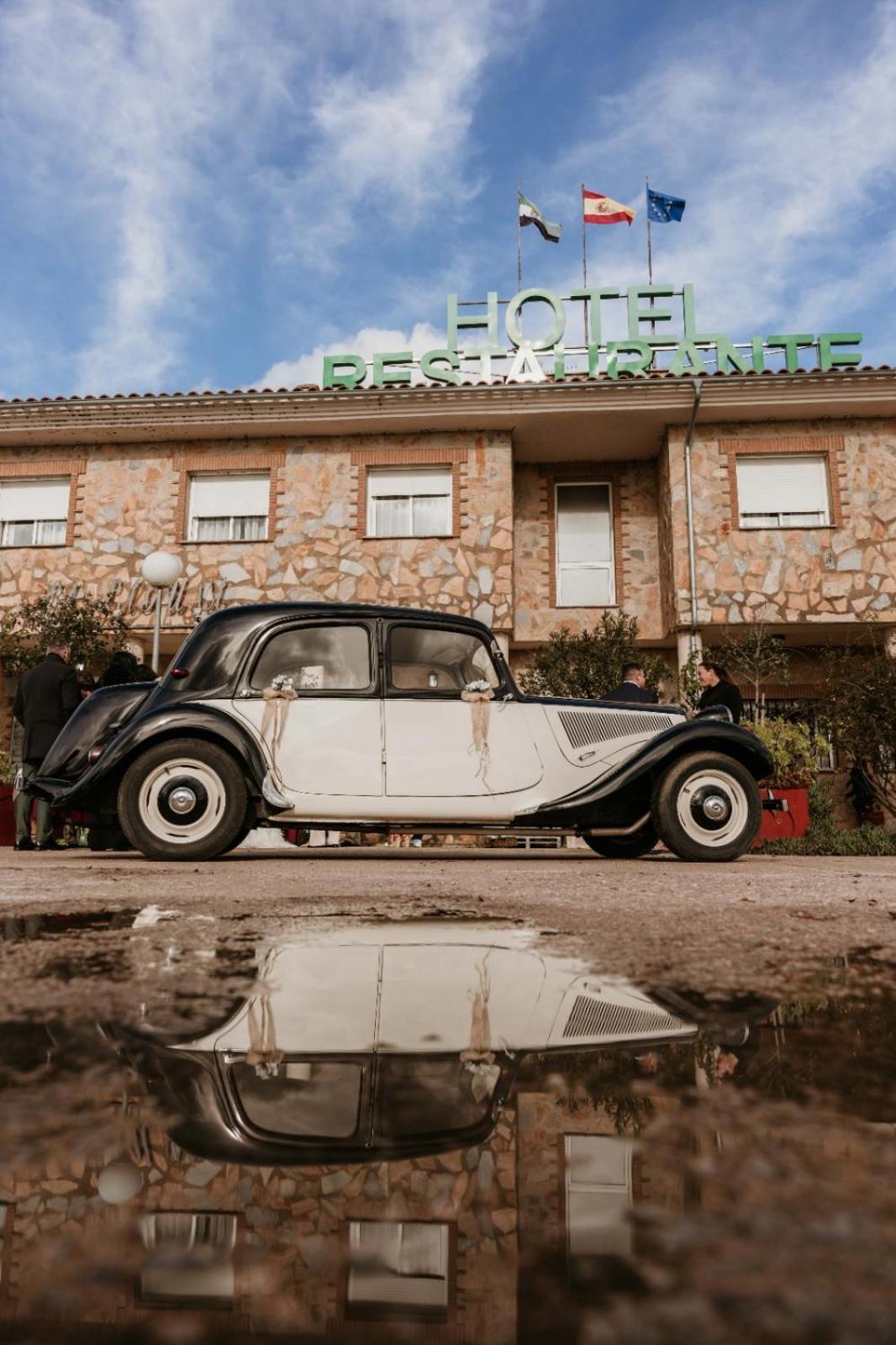 Hotel Restaurante Sostenible La Laguna 브로사스 외부 사진